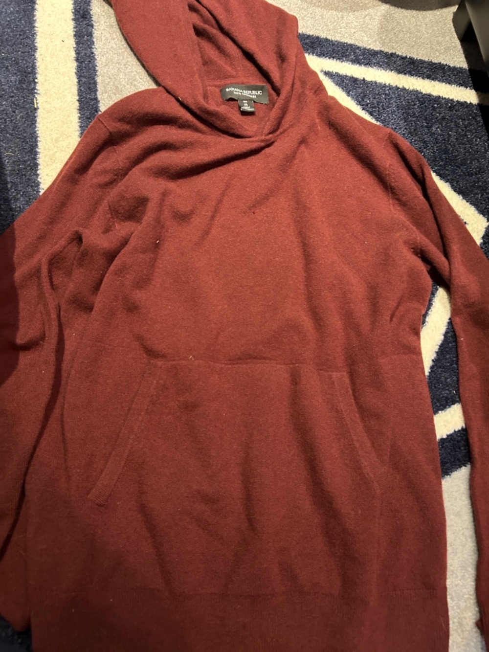 Banana Republic Men's hooded Sweater - Deep Maroon